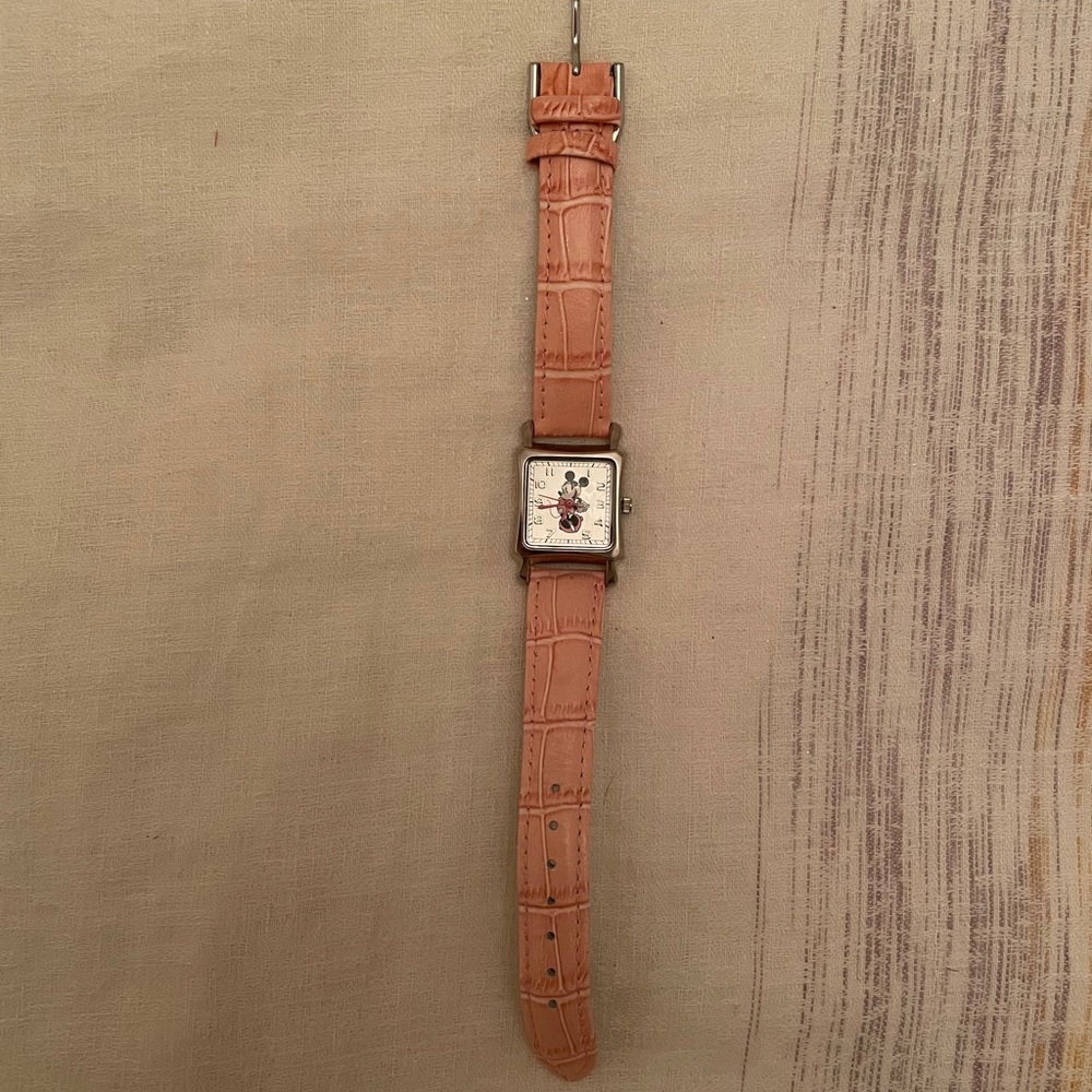 Minnie Mouse Watch - Picture 2 of 2